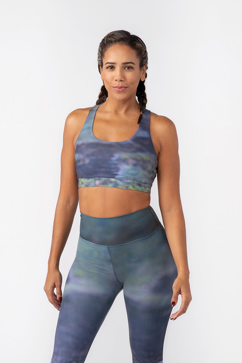 Female-Model-Wearing-Acadia-Eco-Friendly-High-Waisted-Leggings