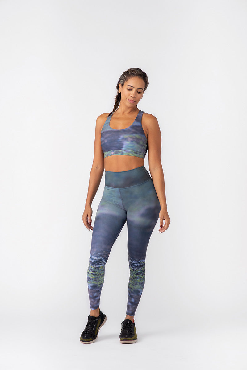 Female-Model-Wearing-Acadia-Eco-Friendly-High-Waisted-Leggings